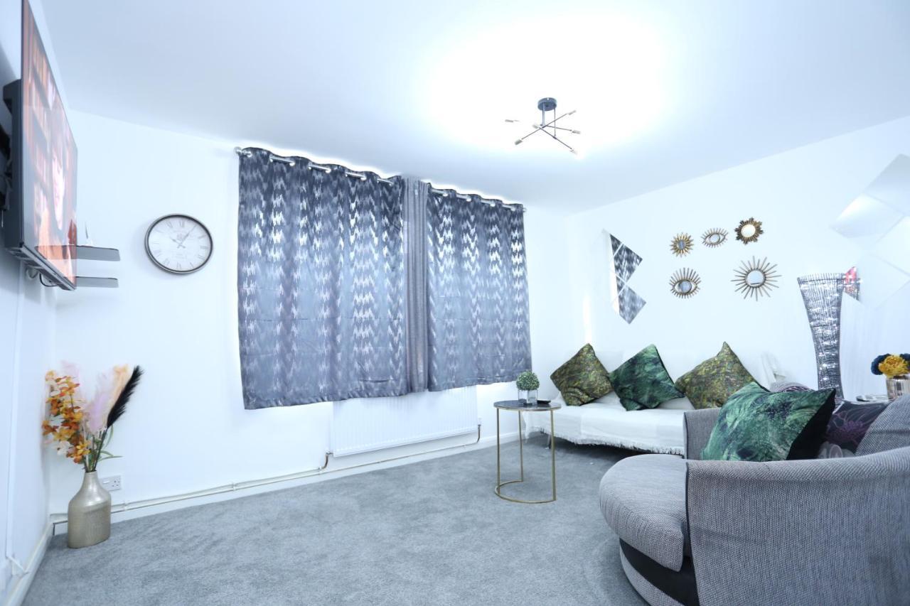 Appartamento Abbeywood Station House Londra Esterno foto