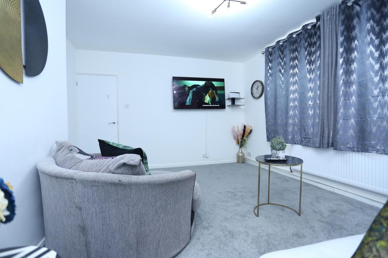 Appartamento Abbeywood Station House Londra Esterno foto