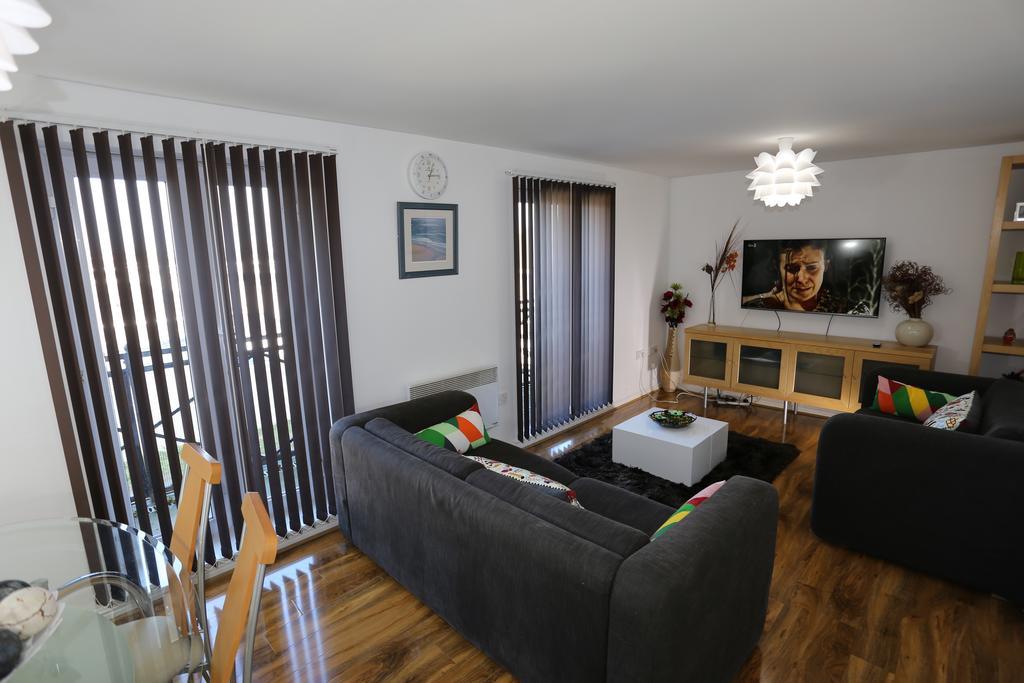 Appartamento Abbeywood Station House Londra Esterno foto
